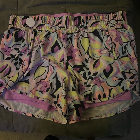Avia Floral Shorts - Picture 2 of 2